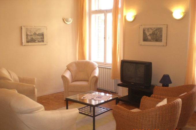 Details, pictures and price of the apartment&nbsp;Verdi - Opera, Budapest n.2
